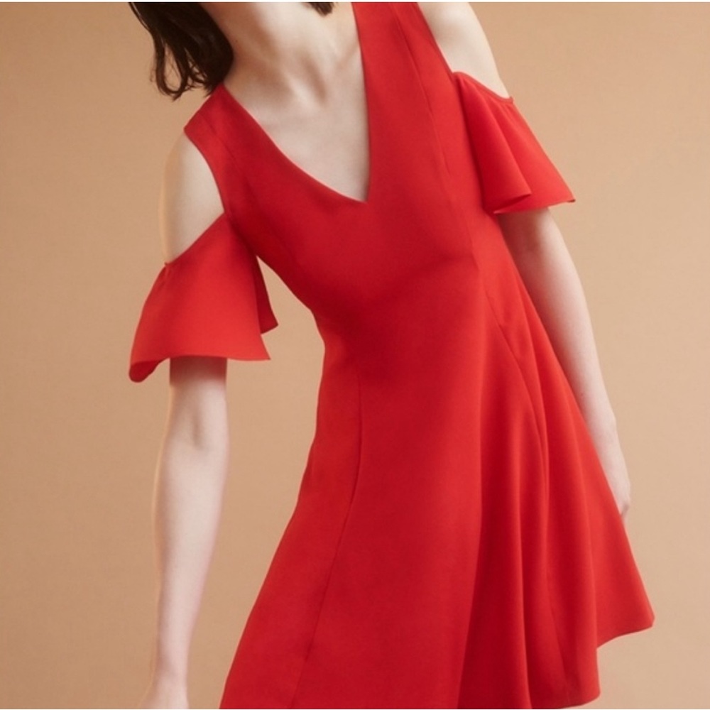 Club Monaco Pernille Cold Shoulder V-Neck Dress Red. Worn once, great condition